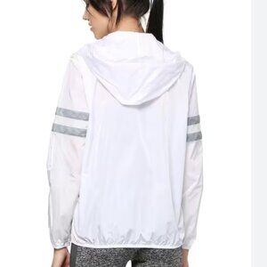 Forever 21 White Windbreaker Size Small